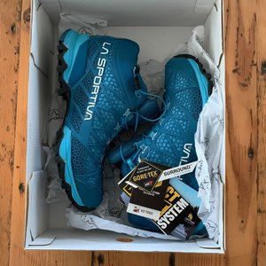 NWT La Sportiva Synthesis GTX Womens Hiking Boots